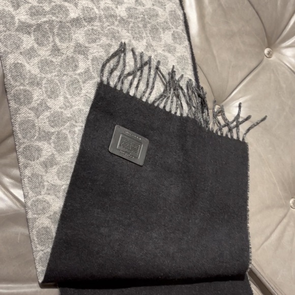 Signature Solid Cashmere Muffler - Picture 1 of 4